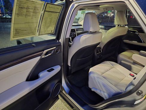 Used 2019 Lexus RX 450hL Luxury image 16
