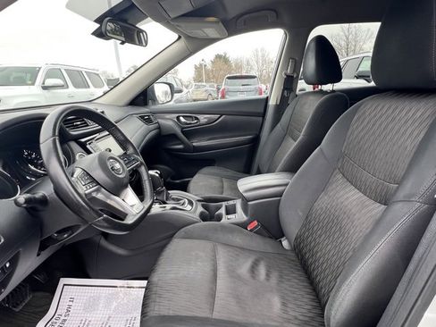Used 2019 Nissan Rogue SV w/ Premium Package image 13