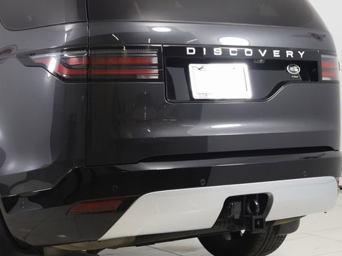 Used 2023 Land Rover Discovery Metropolitan Edition image 26
