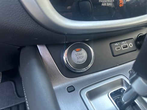 Used 2024 Nissan Murano SL image 10