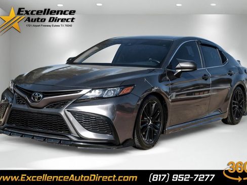 Used 2021 Toyota Camry SE image 1