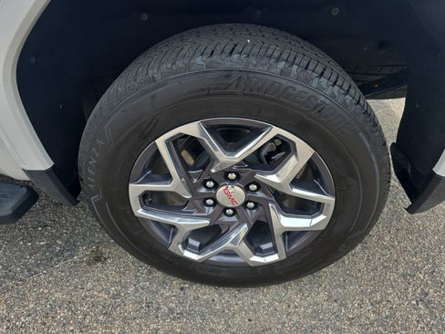 Used 2025 GMC Sierra 1500 SLT w/ SLT Premium Plus Package image 36