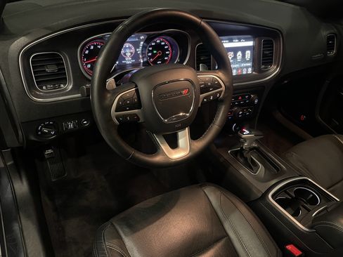 Used 2017 Dodge Charger R/T w/ Premium Group RWD image 13