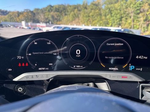 Used 2021 Porsche Taycan 4S image 13