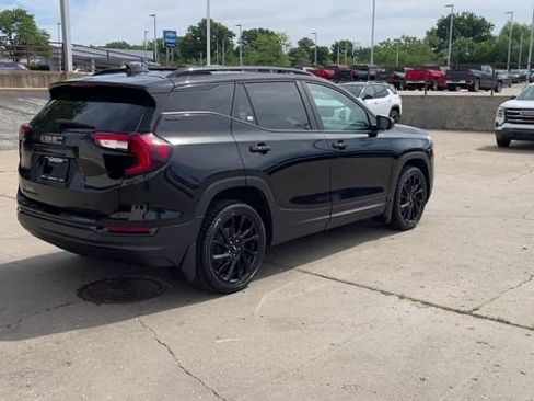 Used 2023 GMC Terrain SLE w/ Driver Convenience Package AWD/4WD image 8