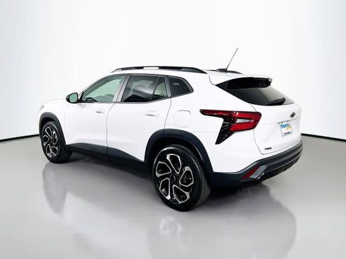 Used 2024 Chevrolet Trax RS w/ Sunroof Package image 7