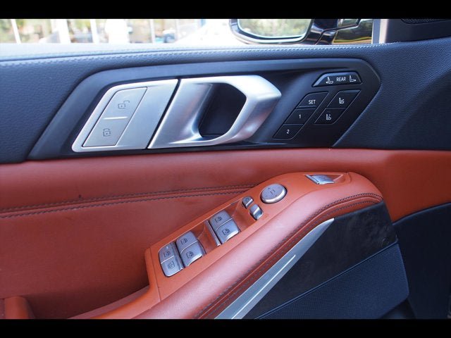 Used 2022 BMW X7 xDrive40i w/ Executive Package AWD/4WD image 18
