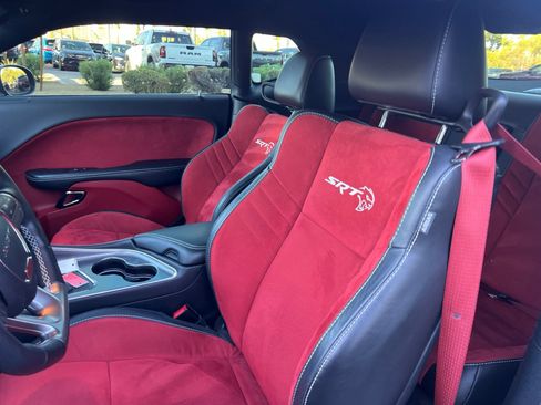 Used 2017 Dodge Challenger SRT Hellcat RWD image 20