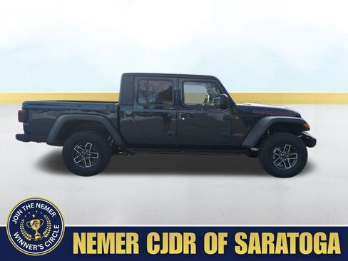 Used 2025 Jeep Gladiator Mojave w/ Convenience Group image 10