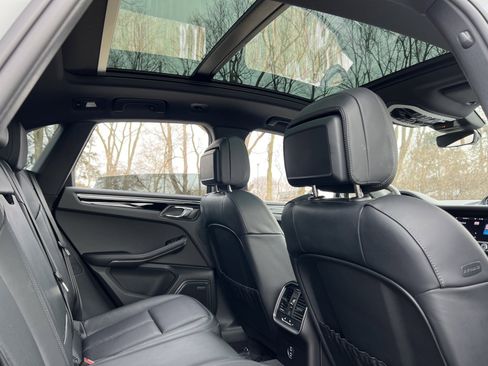 Certified 2025 Porsche Macan Turbo image 22