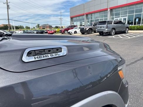 Used 2020 RAM 1500 Laramie AWD/4WD image 2