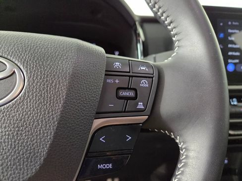 Used 2025 Toyota Camry SE w/ Convenience Package FWD image 21