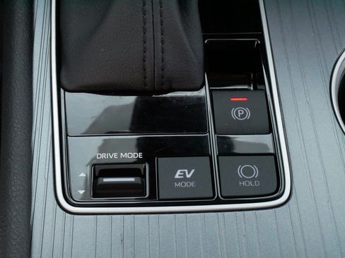 Certified 2025 Toyota Sienna XLE w/ XLE Plus Package AWD/4WD image 28