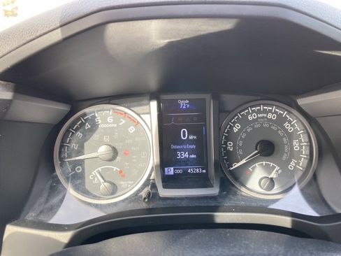 Used 2020 Toyota Tacoma TRD Sport w/ Technology Package image 13