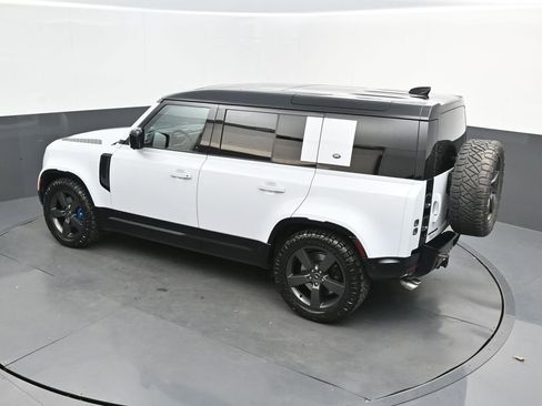 Used 2022 Land Rover Defender 110 V8 image 36