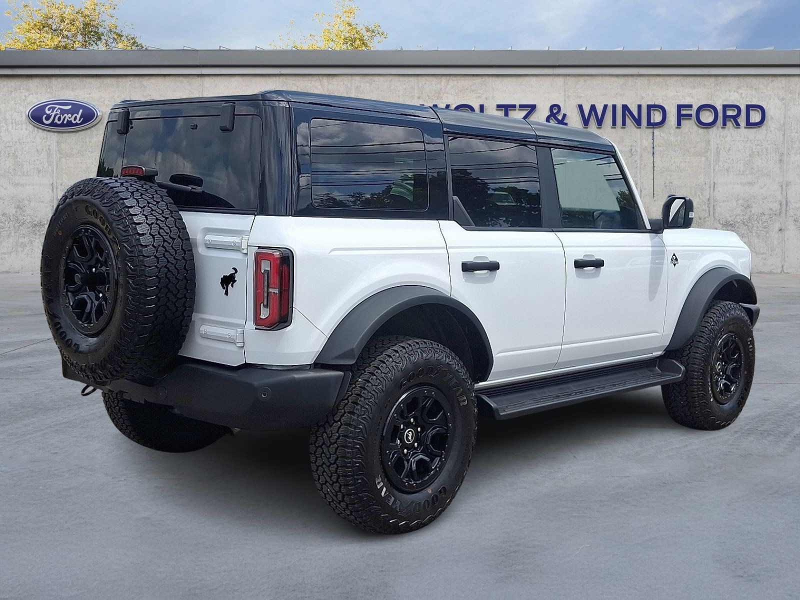 Used 2025 Ford Bronco Outer Banks w/ Sasquatch Package AWD/4WD image 6