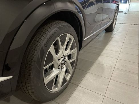 New 2025 Cadillac Optiq Luxury 2 image 13