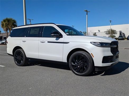 New 2025 Lincoln Navigator Reserve w/ Jet Appearance Package image 2