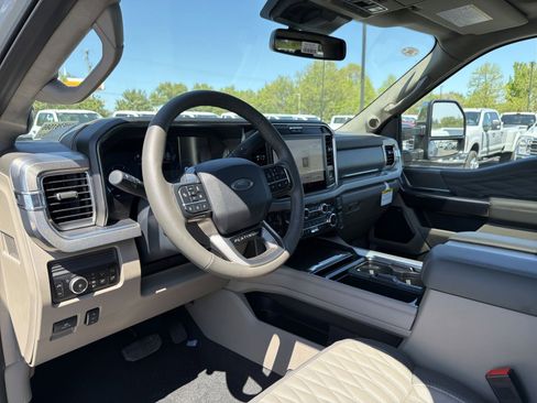 New 2026 Ford F450 Platinum w/ Platinum Plus Package AWD/4WD image 20