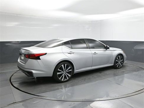 Used 2022 Nissan Altima 2.5 SR image 11