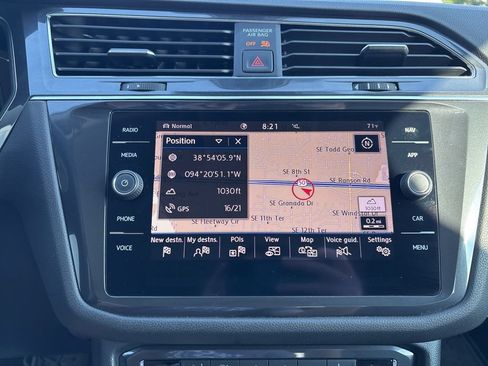 Used 2020 Volkswagen Tiguan SEL AWD/4WD image 64