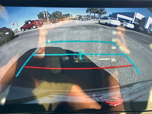 Used 2023 Toyota Sienna XLE image 28