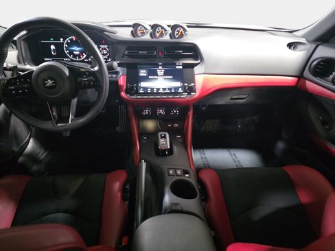 Used 2024 Nissan Z Performance w/ Floor Mat Package RWD image 9