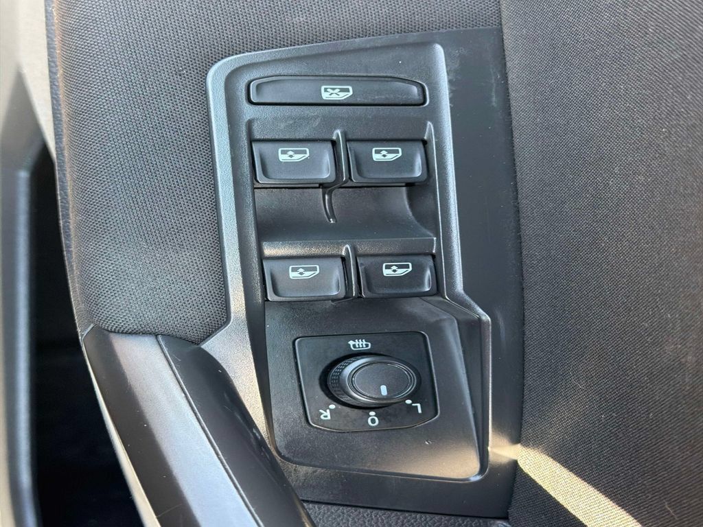 Used 2021 Volkswagen Tiguan S FWD image 19