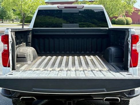 Used 2020 Chevrolet Silverado 1500 LT Trail Boss AWD/4WD image 17