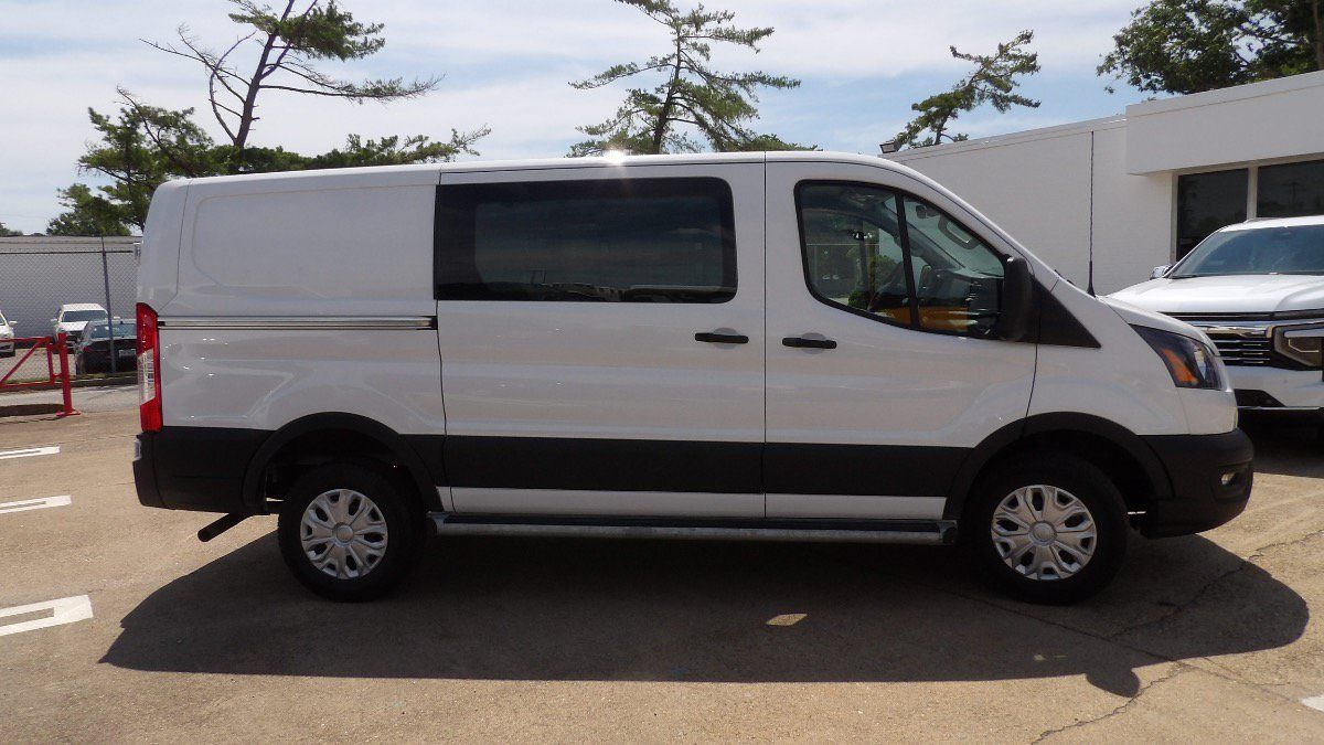 Used 2025 Ford Transit 250 Low Roof w/ Exterior Upgrade Package RWD image 2