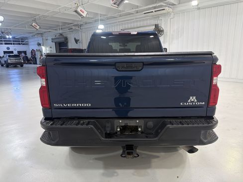 Used 2021 Chevrolet Silverado 2500 Custom w/ Custom Value Package AWD/4WD image 4