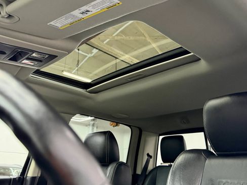 Used 2015 RAM 1500 Laramie w/ Convenience Group image 15