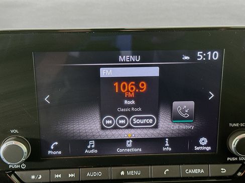 Used 2025 Nissan Pathfinder SV image 21