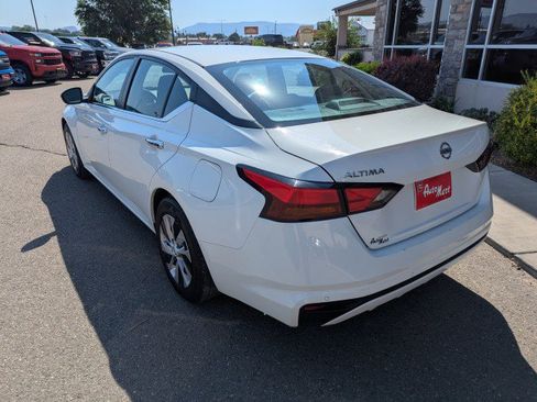Used 2021 Nissan Altima 2.5 S w/ Driver Assist Package FWD image 3