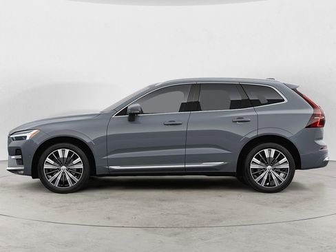 Certified 2023 Volvo XC60 B5 Plus w/ Climate Package AWD/4WD image 4