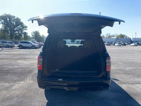 Used 2021 Ford Expedition Limited image 5