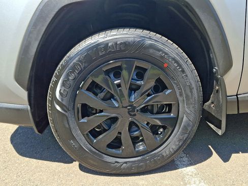 Used 2019 Toyota RAV4 LE w/ All Weather Liner Package AWD/4WD image 9