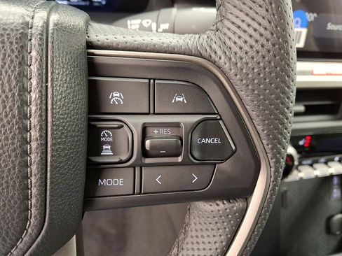 Used 2025 Toyota Tacoma Trailhunter image 18