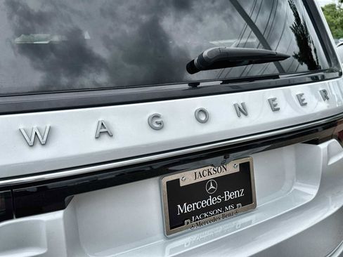 Used 2024 Jeep Wagoneer Series II AWD/4WD image 15