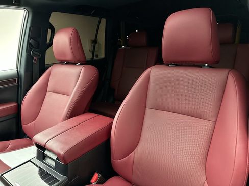 Used 2023 Lexus GX 460 Premium w/ Accessory Package AWD/4WD image 23