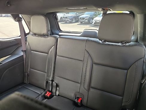 Used 2022 Chevrolet Tahoe Z71 w/ Z71 Off-Road Package AWD/4WD image 38
