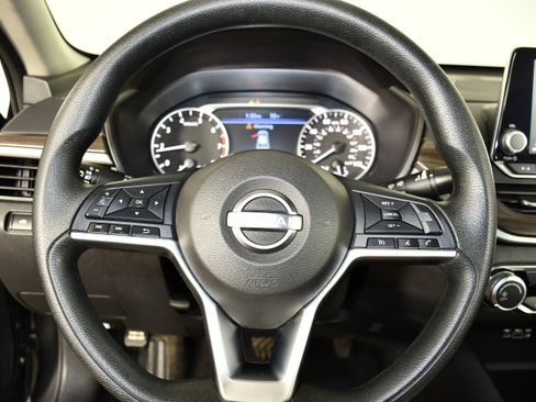 Used 2024 Nissan Altima 2.5 SV FWD image 20