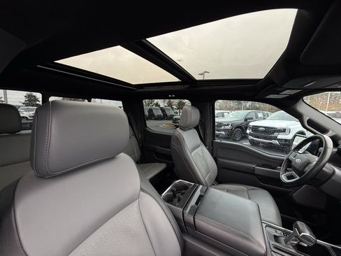 Certified 2022 Ford F150 Lightning Lariat w/ Equipment Group 511A High image 31