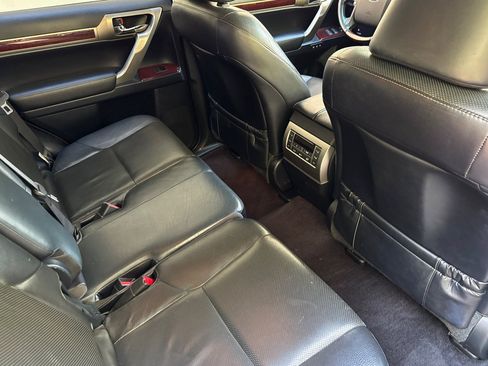 Used 2018 Lexus GX 460 Premium w/ Premium Package AWD/4WD image 33