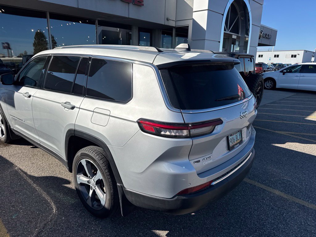 Used 2023 Jeep Grand Cherokee L Limited AWD/4WD image 6