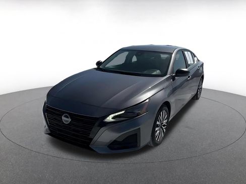 Used 2026 Nissan Altima 2.5 SV FWD image 7