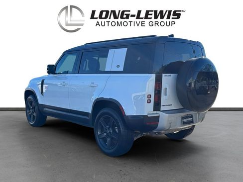 Used 2023 Land Rover Defender 110 S image 4