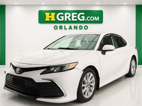 Used 2021 Toyota Camry LE FWD image 4