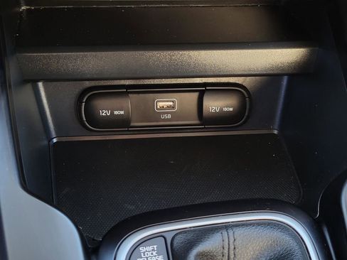 Used 2023 Kia Soul LX image 24