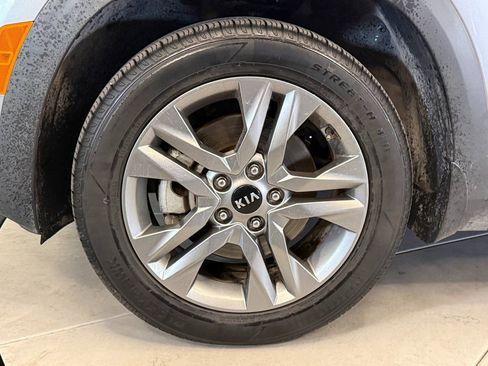 Used 2021 Kia Seltos LX image 25